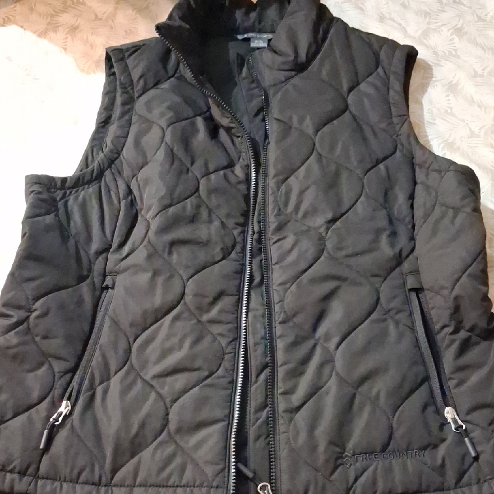 Free Country Women's Dark Quilted Vest
